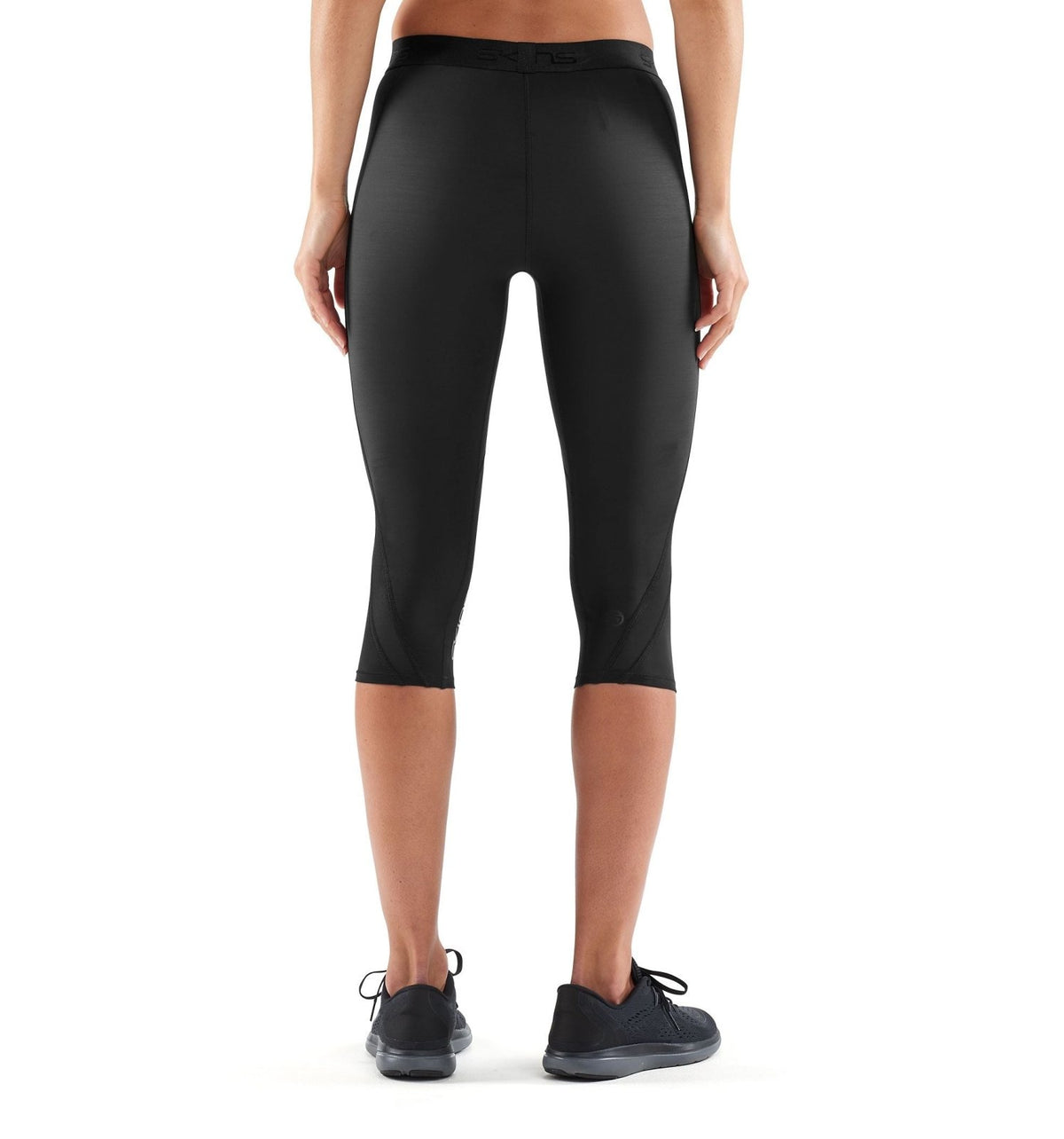 Skins - DNAmic Capri Tights Kompressionshose Damen - Black/Black - SK - DA99060089033FXS - Sportbrands24