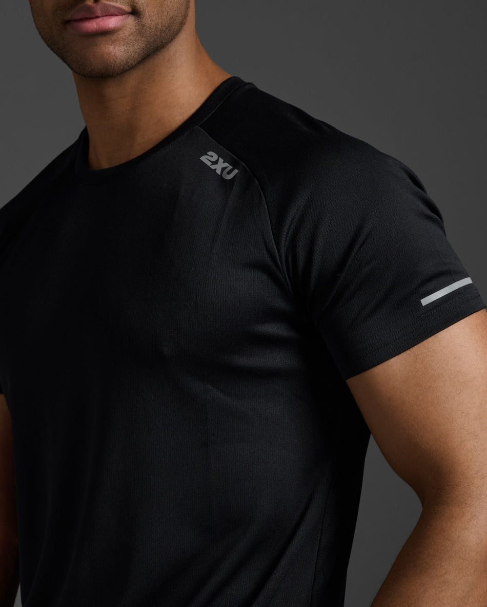 2XU - Aero Tee Laufshirt Herren - black/silver reflective - 2X - MR6557A - BLK/SRF - S - Sportbrands24