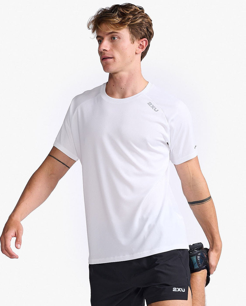 2XU - Aero Tee Laufshirt Herren - white/silver reflective - 2X - MR6557A - WHT/SRF - XS - Sportbrands24