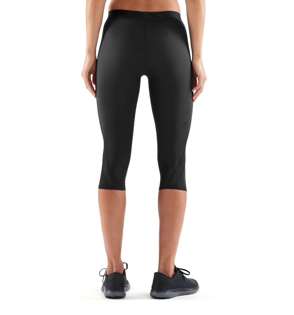Skins - DNAmic Capri Tights Kompressionshose Damen - Black/Black - SK-DA99060089033FXS - Sportbrands24