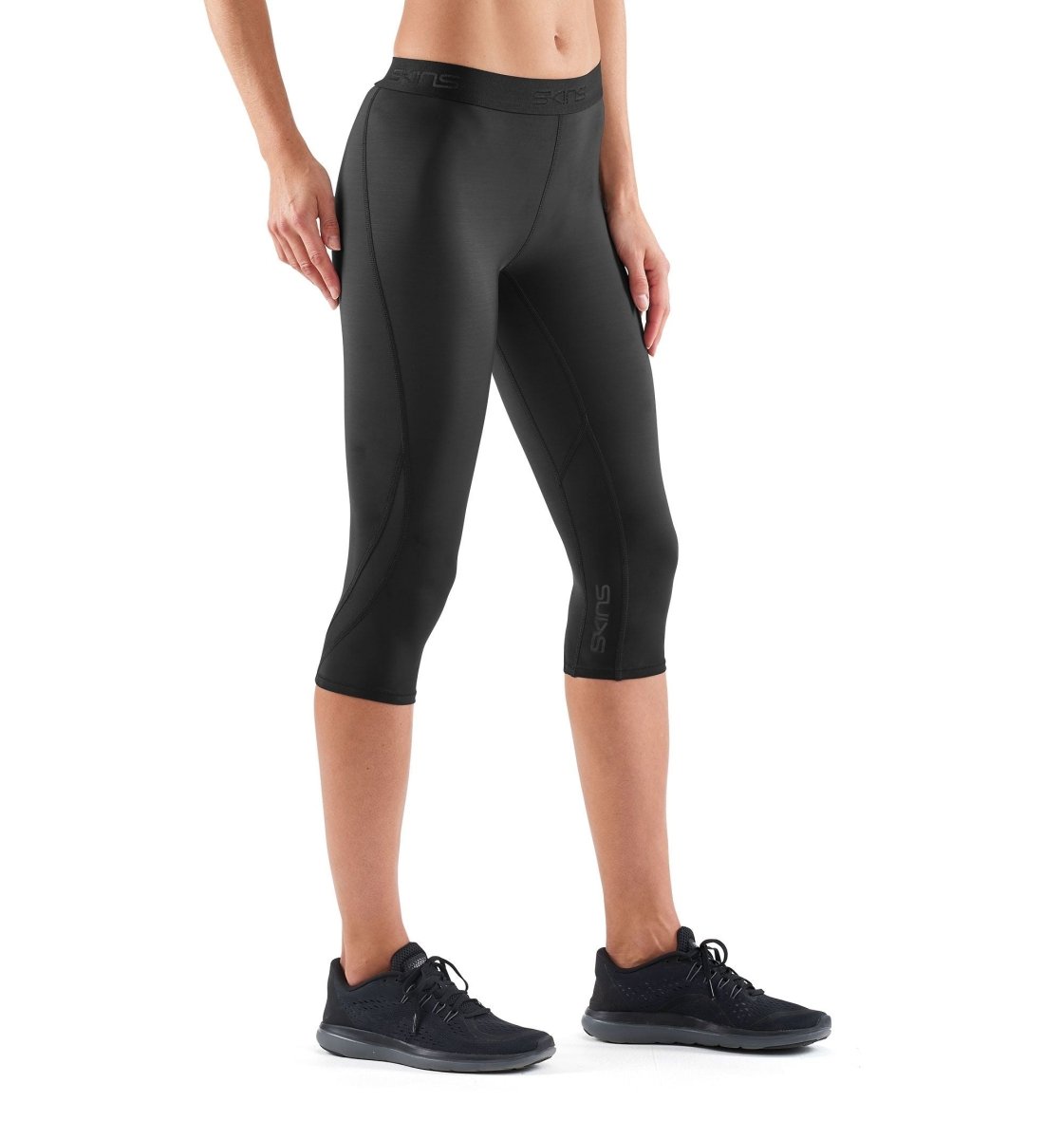 Skins - DNAmic Capri Tights Kompressionshose Damen - Black/Black - SK-DA99060089033FXL - Sportbrands24