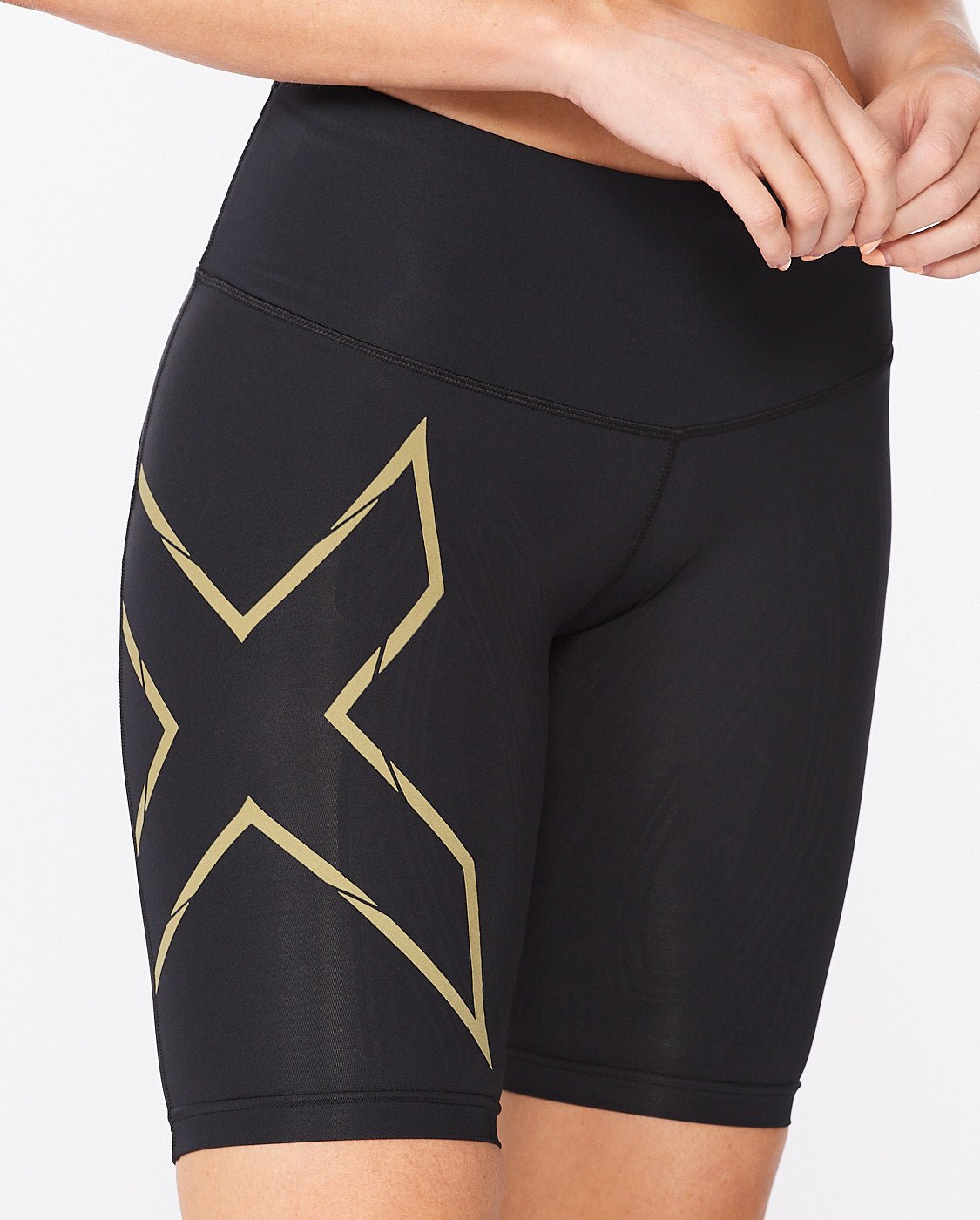 2XU - Light Speed Mid - Rise Comp Laufshorts Damen - black/gold reflective - 2X - WA6593B - BLK/GRF - XS - Sportbrands24