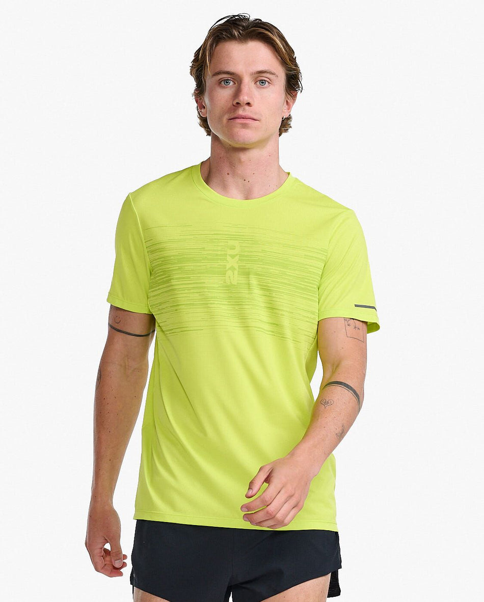 2XU - Light Speed Tee Laufshirt Herren - volt/black reflective - 2X - MR6948A - VOL/BRF - S - Sportbrands24