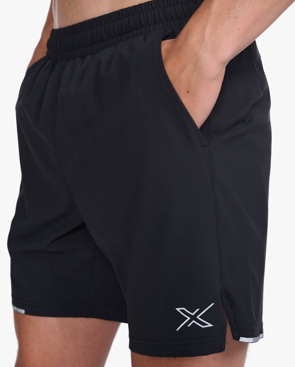 2XU - Aero 7 Inch Laufshorts Herren - black/silver reflective - 2X-MR6904B-BLK/SRF-XS - Sportbrands24