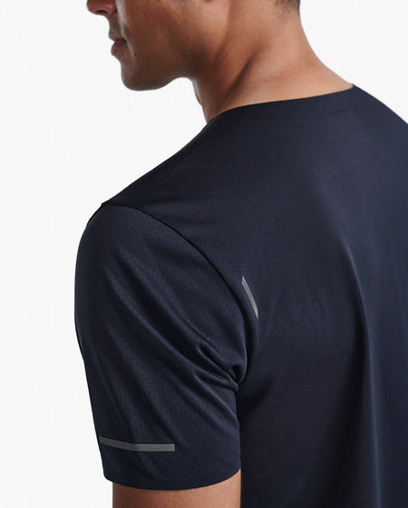 2XU - Light Speed Tech Tee T-Shirt Herren - black/black reflective - 2X-MR7150A-BLK/BRF-XS - Sportbrands24