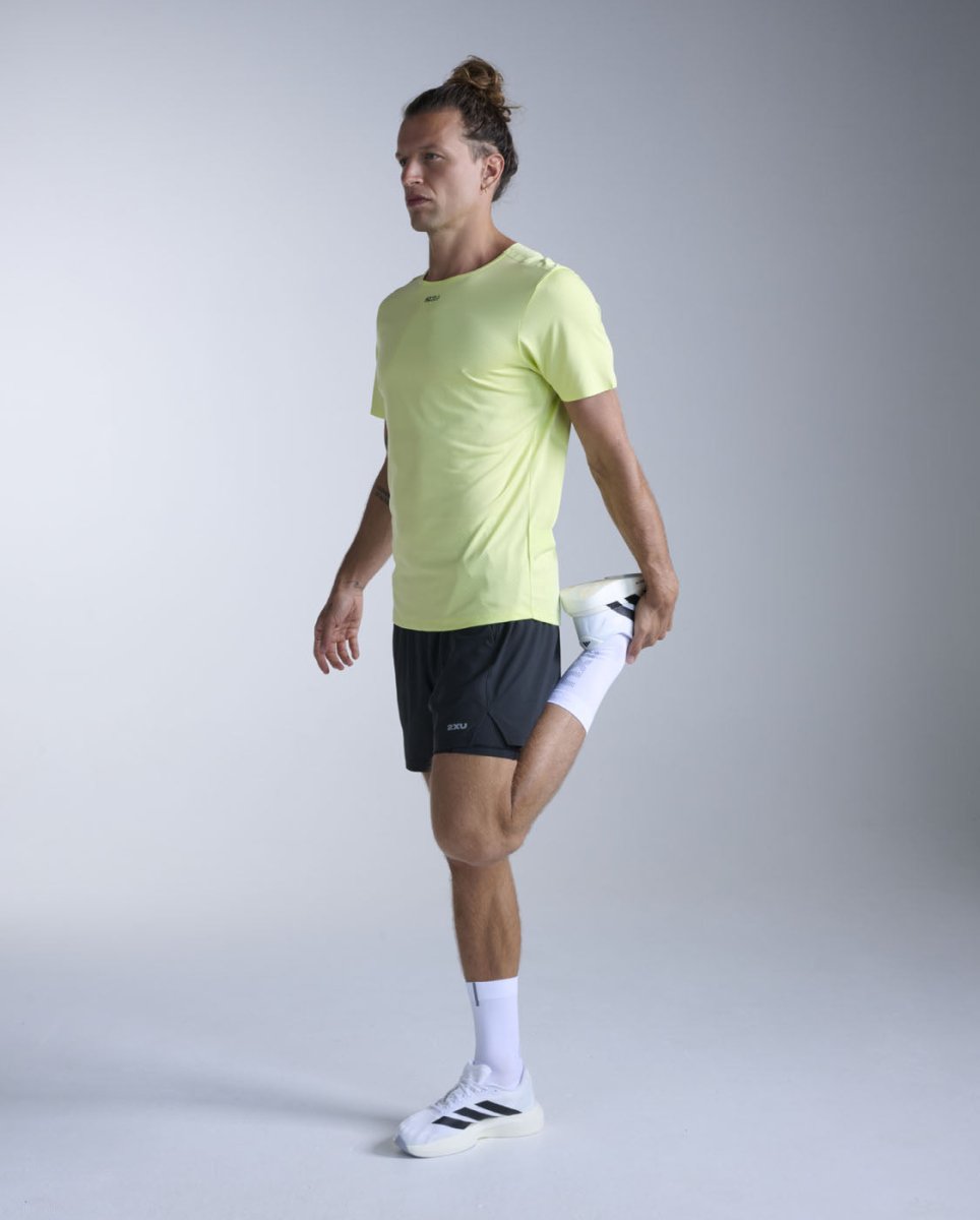 2XU - Light Speed Tech Tee Laufshirt Herren - cool matcha/black reflective - 2X-MR7150A-CLM/BRF-XS - Sportbrands24