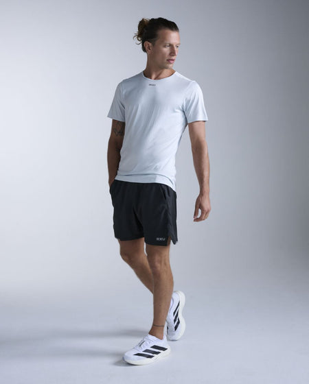 2XU - Light Speed Tech Tee Laufshirt Herren - moonstone/black reflective - 2X-MR7150A-MSB/BRF-XS - Sportbrands24