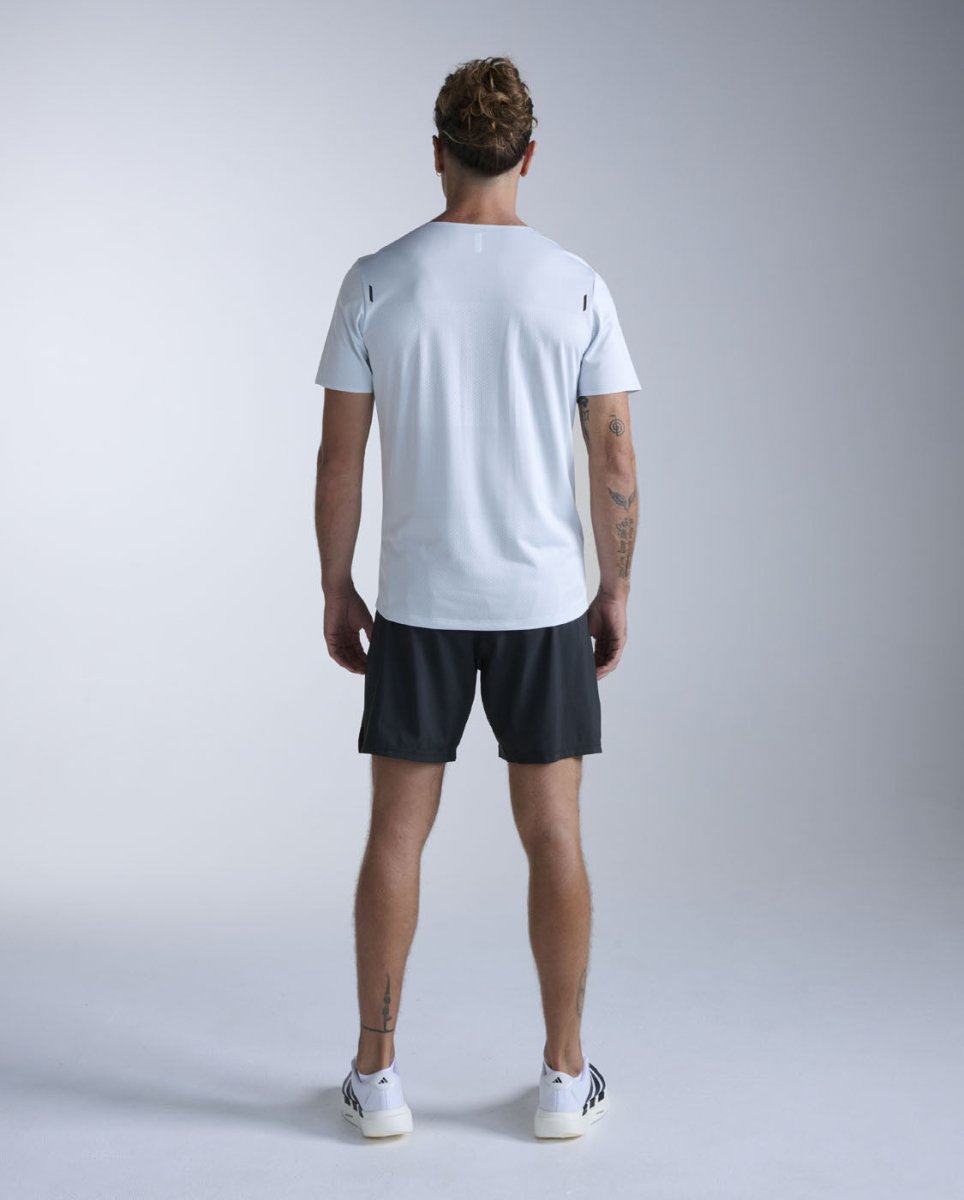 2XU - Light Speed Tech Tee Laufshirt Herren - moonstone/black reflective - 2X-MR7150A-MSB/BRF-XS - Sportbrands24