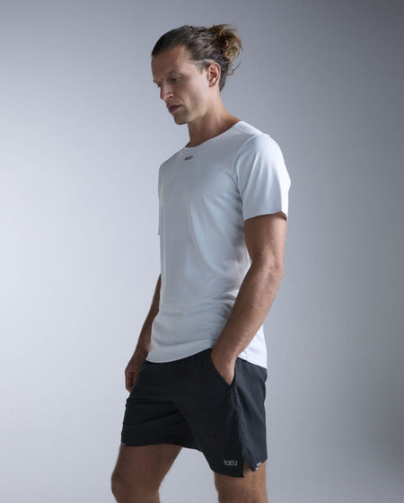 2XU - Light Speed Tech Tee Laufshirt Herren - moonstone/black reflective - 2X-MR7150A-MSB/BRF-XS - Sportbrands24