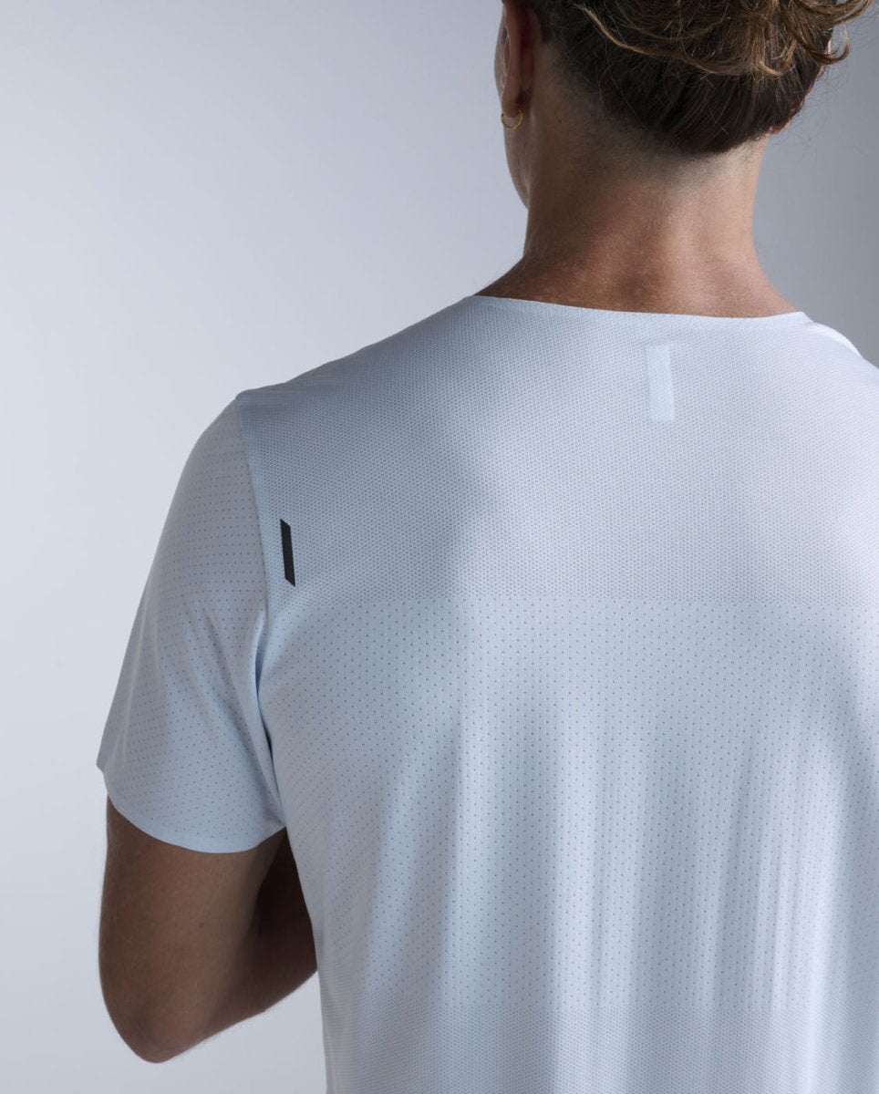 2XU - Light Speed Tech Tee Laufshirt Herren - moonstone/black reflective - 2X-MR7150A-MSB/BRF-XS - Sportbrands24