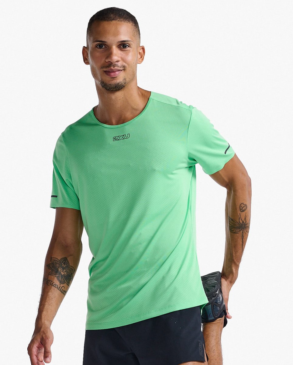 2XU - Light Speed Tech Tee T-Shirt Herren - spring green/black reflective - 2X-MR7150A-SPG/BRF-XS - Sportbrands24