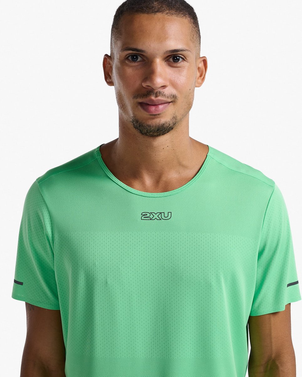 2XU - Light Speed Tech Tee T-Shirt Herren - spring green/black reflective - 2X-MR7150A-SPG/BRF-XS - Sportbrands24