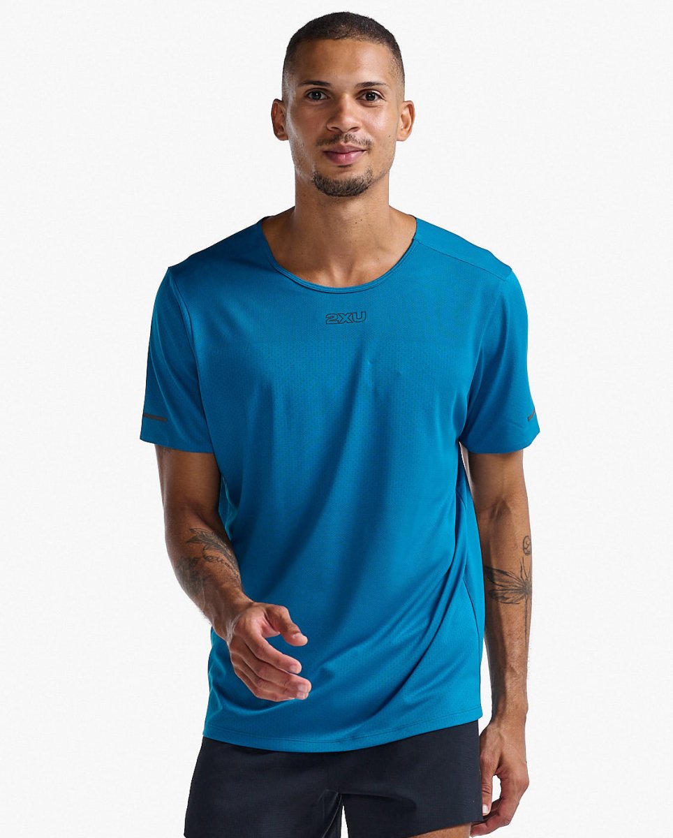 2XU - Light Speed Tech Tee T-Shirt Herren - seaport/black reflective - 2X-MR7150A-SPT/BRF-XS - Sportbrands24