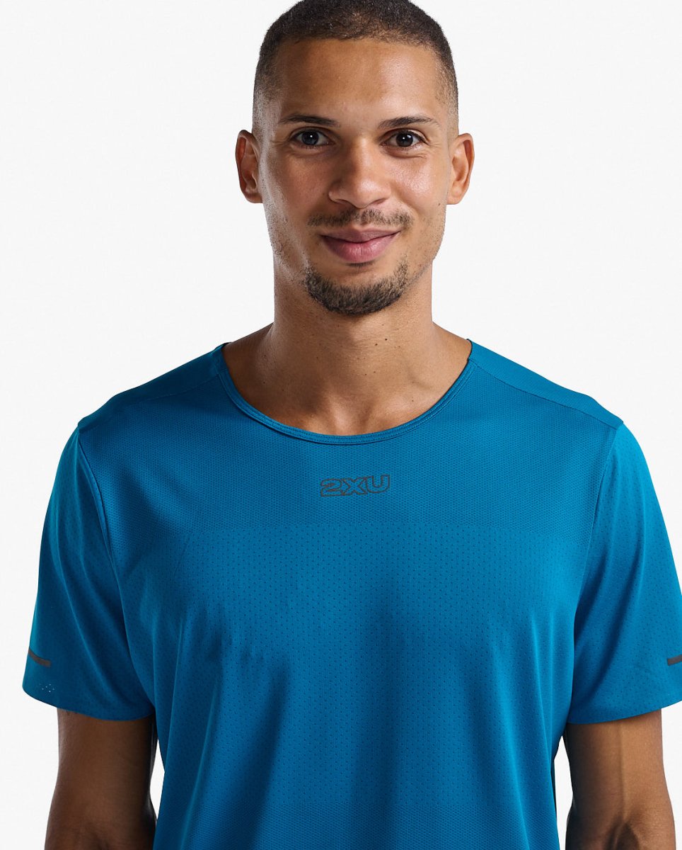 2XU - Light Speed Tech Tee T-Shirt Herren - seaport/black reflective - 2X-MR7150A-SPT/BRF-XS - Sportbrands24