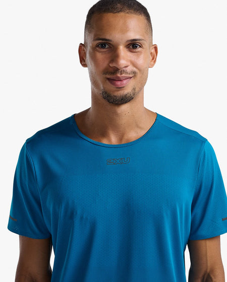 2XU - Light Speed Tech Tee T-Shirt Herren - seaport/black reflective - 2X-MR7150A-SPT/BRF-XS - Sportbrands24