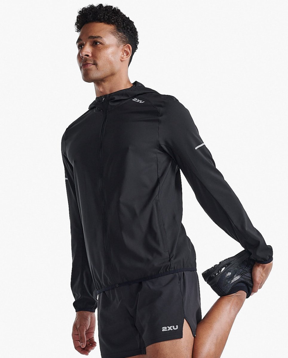 2XU - Aero Jacket Laufjacke Herren - black/silver reflective - 2X-MR7209A-BLK/SRF-XS - Sportbrands24