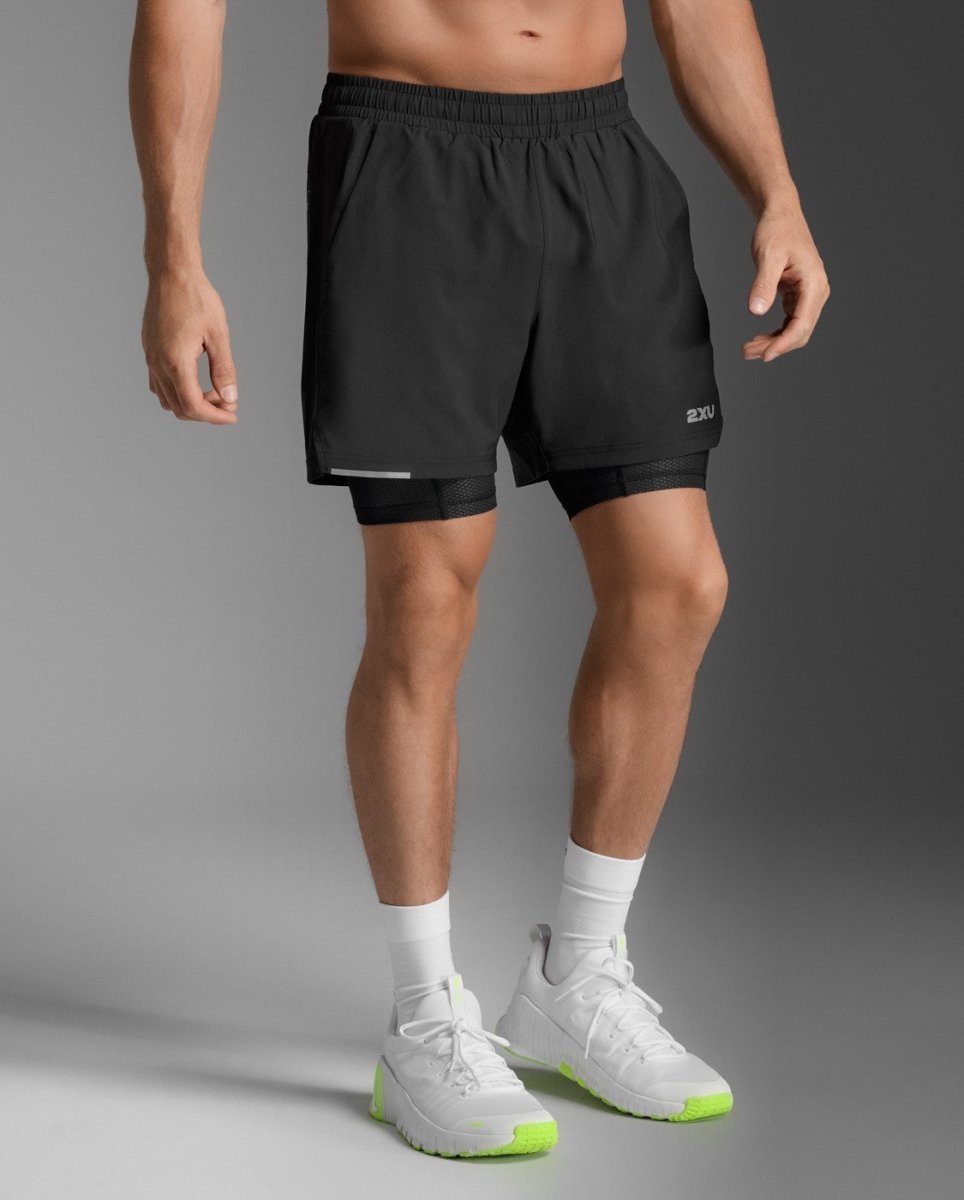 2XU - Aero Mesh 2 - in - 1 Short Kompressionstight Herren - black/silver reflective - 2X-MR7351B-BLK/SRF-XL - Sportbrands24