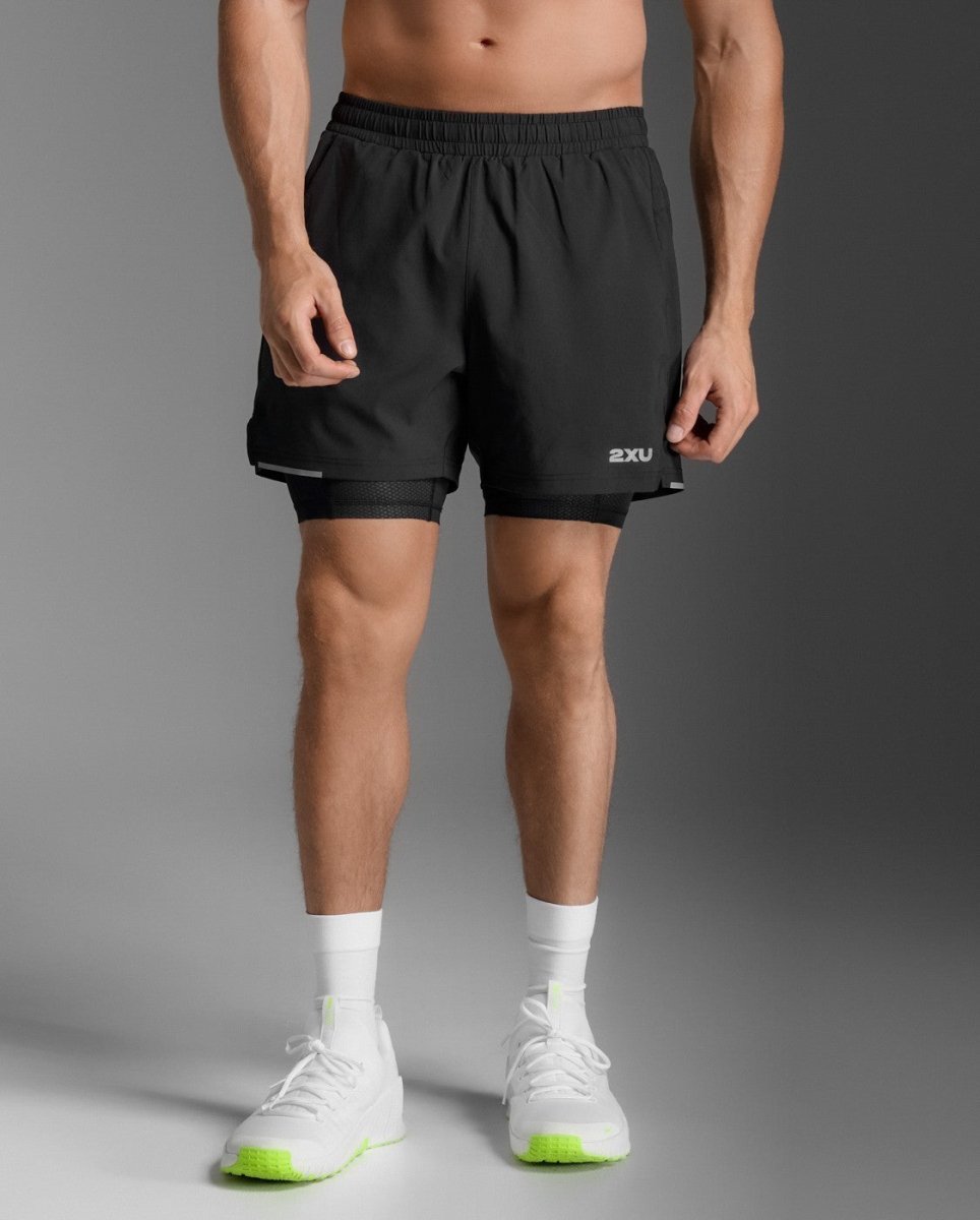 2XU - Aero Mesh 2 - in - 1 Short Kompressionstight Herren - black/silver reflective - 2X-MR7351B-BLK/SRF-XS - Sportbrands24