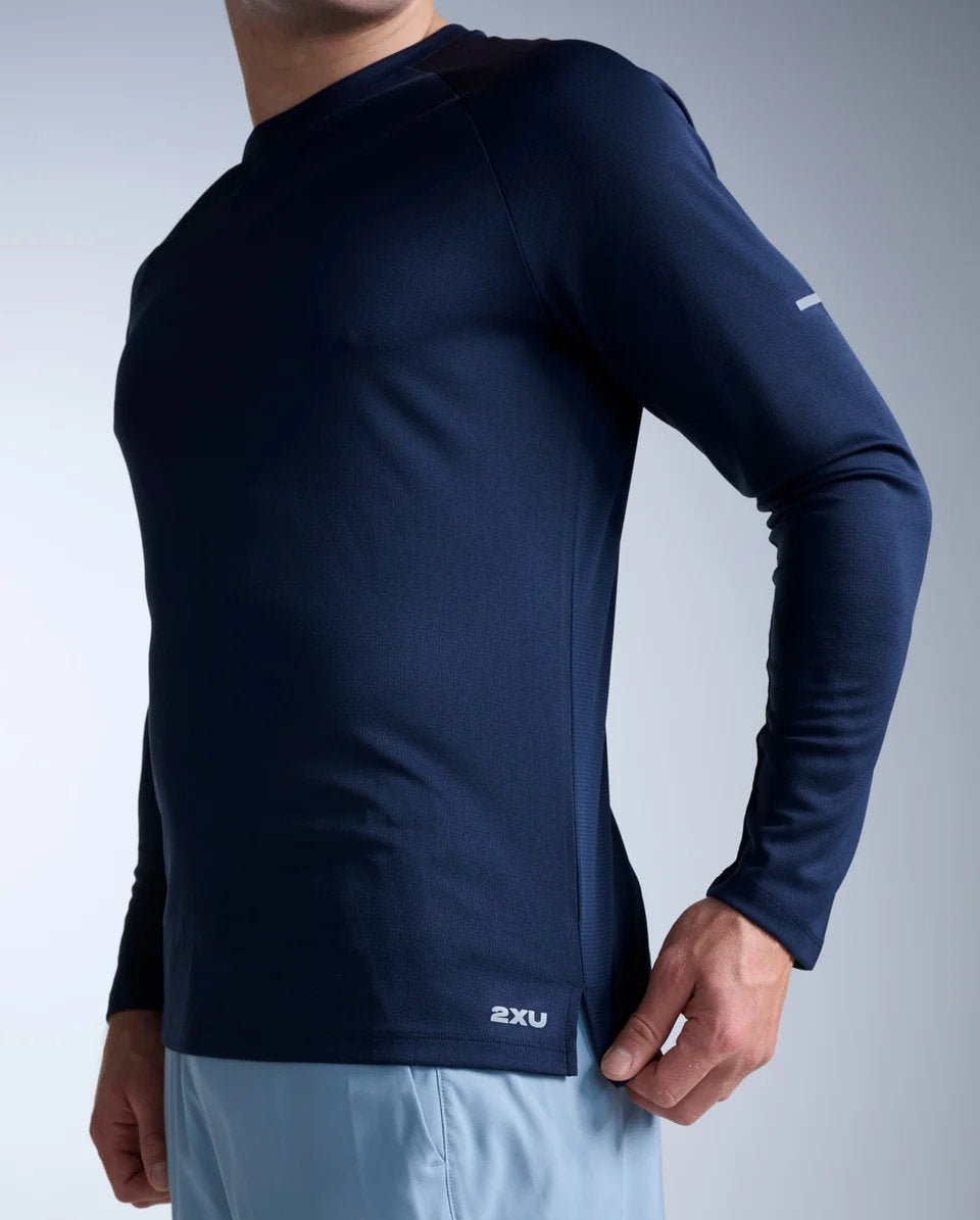 2XU - Aero Mesh Long Sleeve Laufshirt Herren - midnight/silver reflective - 2X-MR7422A-MDN/SRF-XXL - Sportbrands24
