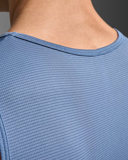 2XU - Aero Mesh Tank Laufshirt Herren - indigo/black reflective - 2X-MR7440A-IND/BRF-XS - Sportbrands24