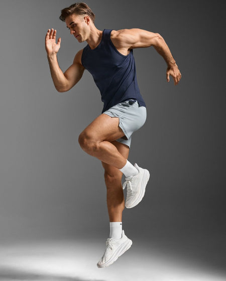 2XU - Aero Mesh Tank Laufshirt Herren - midnight/silver reflective - 2X-MR7440A-MDN/SRF-XS - Sportbrands24