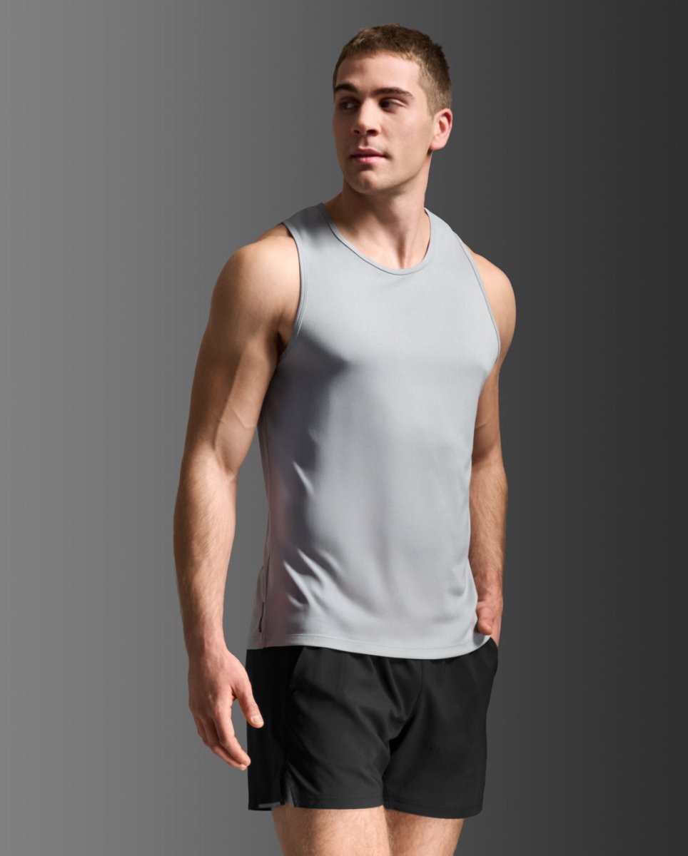 2XU - Aero Mesh Tank Laufshirt Herren - weathervane/black reflective - 2X-MR7440A-WTV/BRF-XS - Sportbrands24