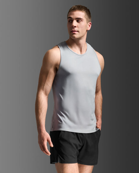 2XU - Aero Mesh Tank Laufshirt Herren - weathervane/black reflective - 2X-MR7440A-WTV/BRF-XS - Sportbrands24