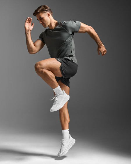 2XU - Aero Mesh Tee Laufshirt Herren - jupiter/black reflective - 2X-MR7441A-JUP/BRF-XS - Sportbrands24