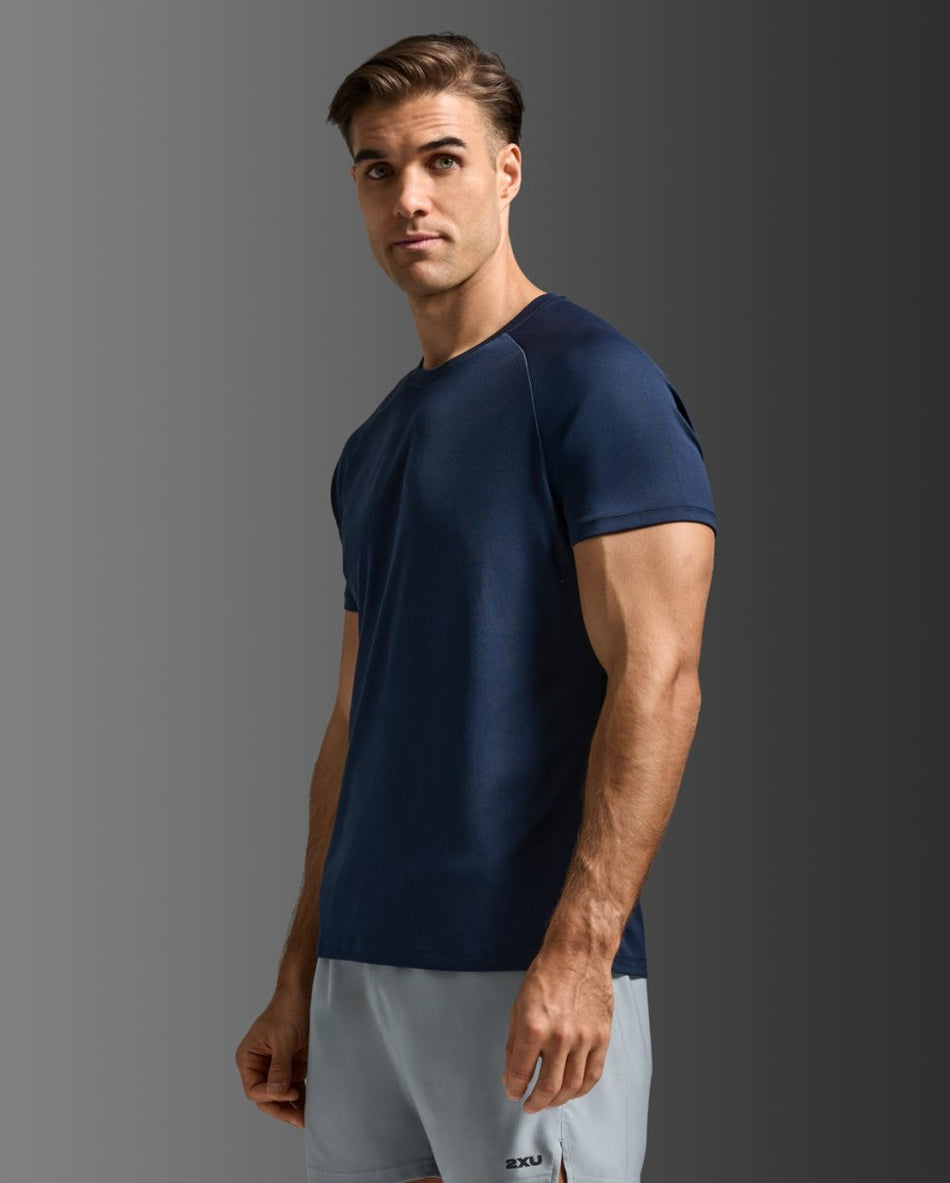 2XU - Aero Mesh Tee Laufshirt Herren - midnight/silver reflective - 2X-MR7441A-MDN/SRF-XS - Sportbrands24