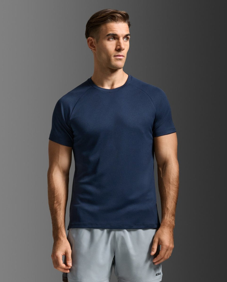 2XU - Aero Mesh Tee Laufshirt Herren - midnight/silver reflective - 2X-MR7441A-MDN/SRF-XS - Sportbrands24