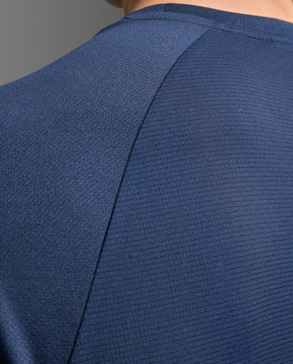 2XU - Aero Mesh Tee Laufshirt Herren - midnight/silver reflective - 2X-MR7441A-MDN/SRF-XS - Sportbrands24