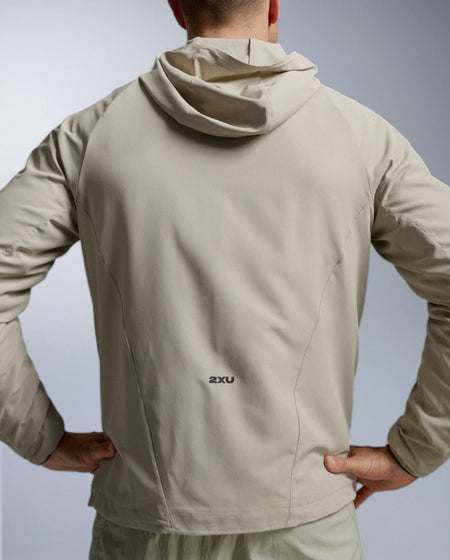 2XU - Aero Hex Windbreaker Windjacke Herren - pebble/black reflective - 2X-MR7518A-PEB/BRF-XS - Sportbrands24