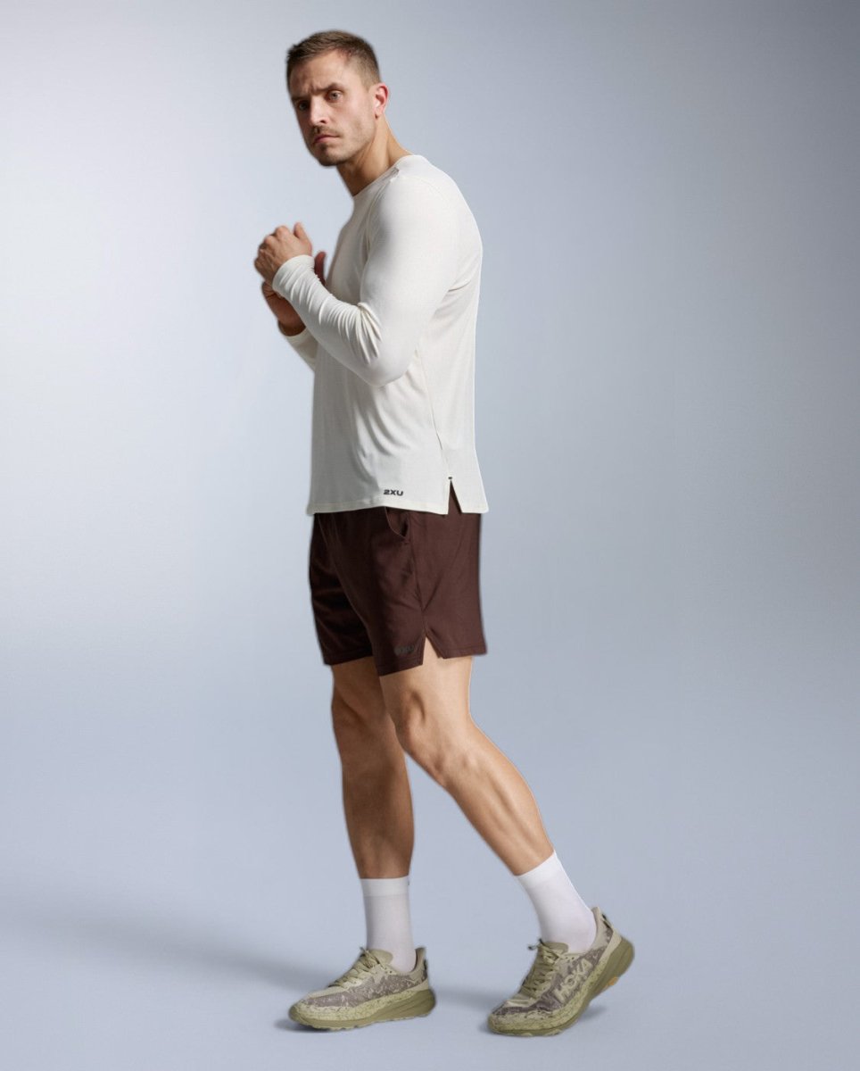 2XU - Aero Trail Long Sleeve Laufshirt Herren - chalk/black reflective - 2X-MR7671A-CHK/BRF-XS - Sportbrands24