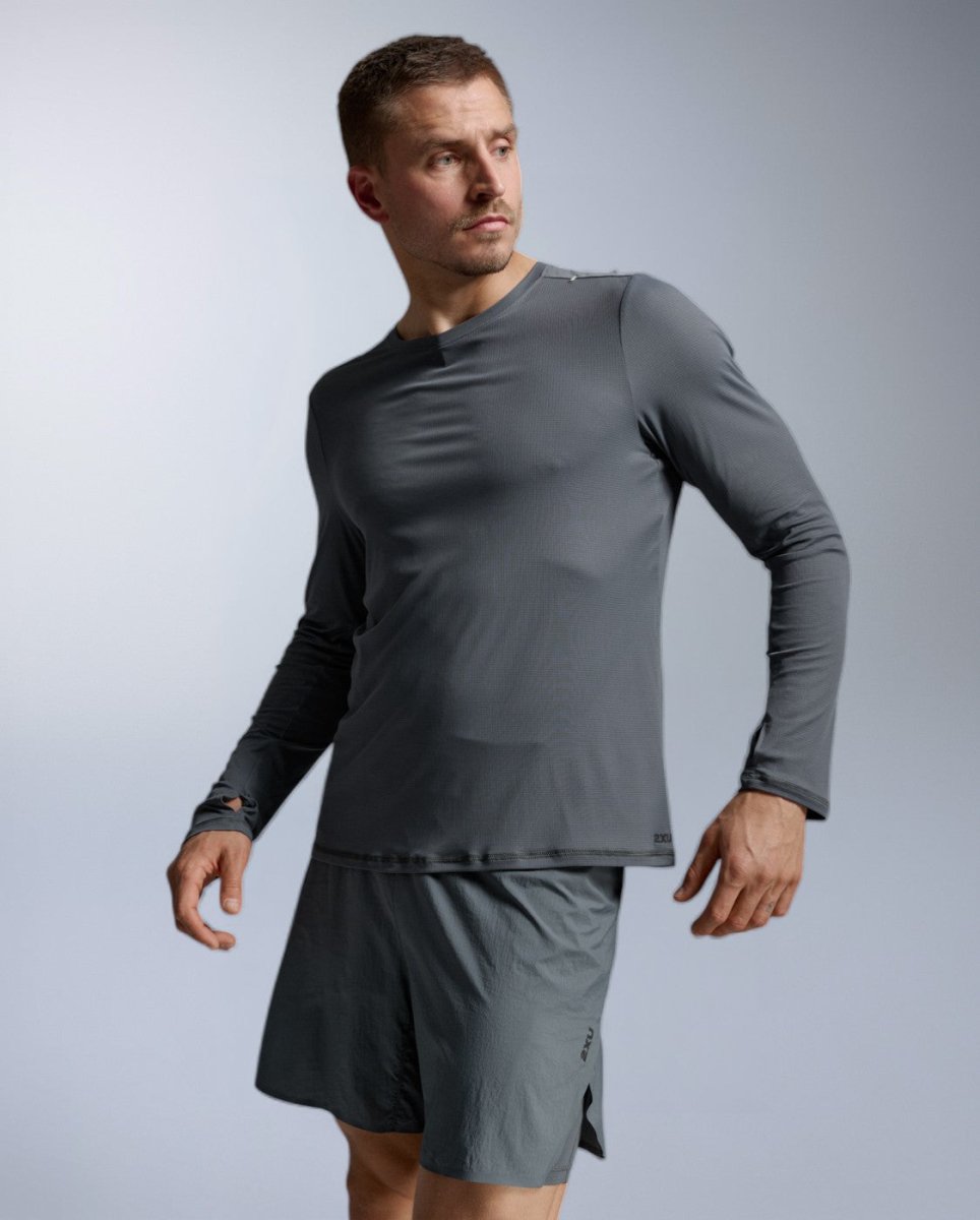 2XU - Aero Trail Long Sleeve Laufshirt Herren - turbulence/black reflective - 2X-MR7671A-TRB/BRF-XXL - Sportbrands24