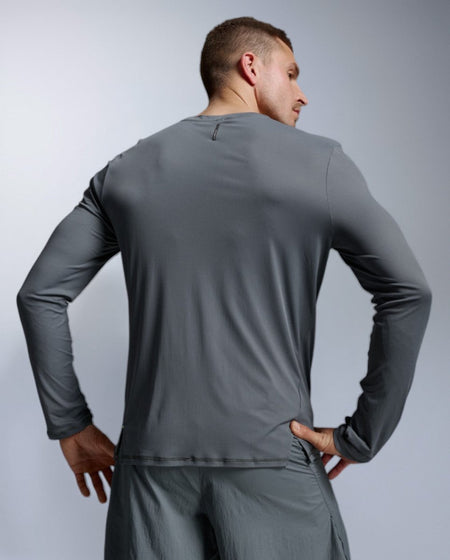2XU - Aero Trail Long Sleeve Laufshirt Herren - turbulence/black reflective - 2X-MR7671A-TRB/BRF-XXL - Sportbrands24