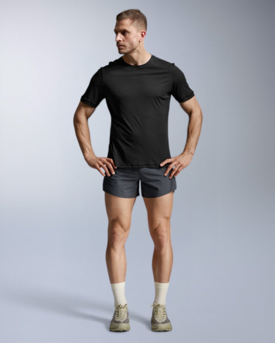 2XU - Aero Trail Tee Laufshirt Herren - black/black reflective - 2X-MR7672A-BLK/BRF-XS - Sportbrands24