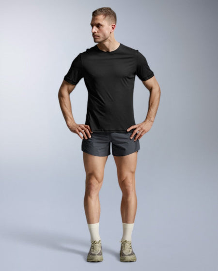 2XU - Aero Trail Tee Laufshirt Herren - black/black reflective - 2X-MR7672A-BLK/BRF-XS - Sportbrands24