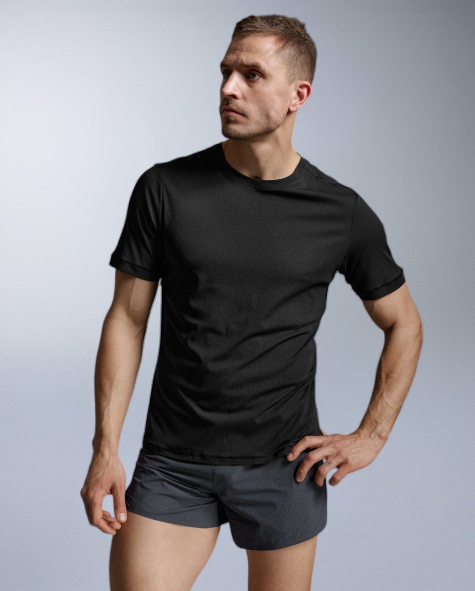 2XU - Aero Trail Tee Laufshirt Herren - black/black reflective - 2X-MR7672A-BLK/BRF-XS - Sportbrands24