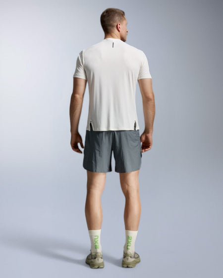 2XU - Aero Trail Tee Laufshirt Herren - chalk/black reflective - 2X-MR7672A-CHK/BRF-XXL - Sportbrands24
