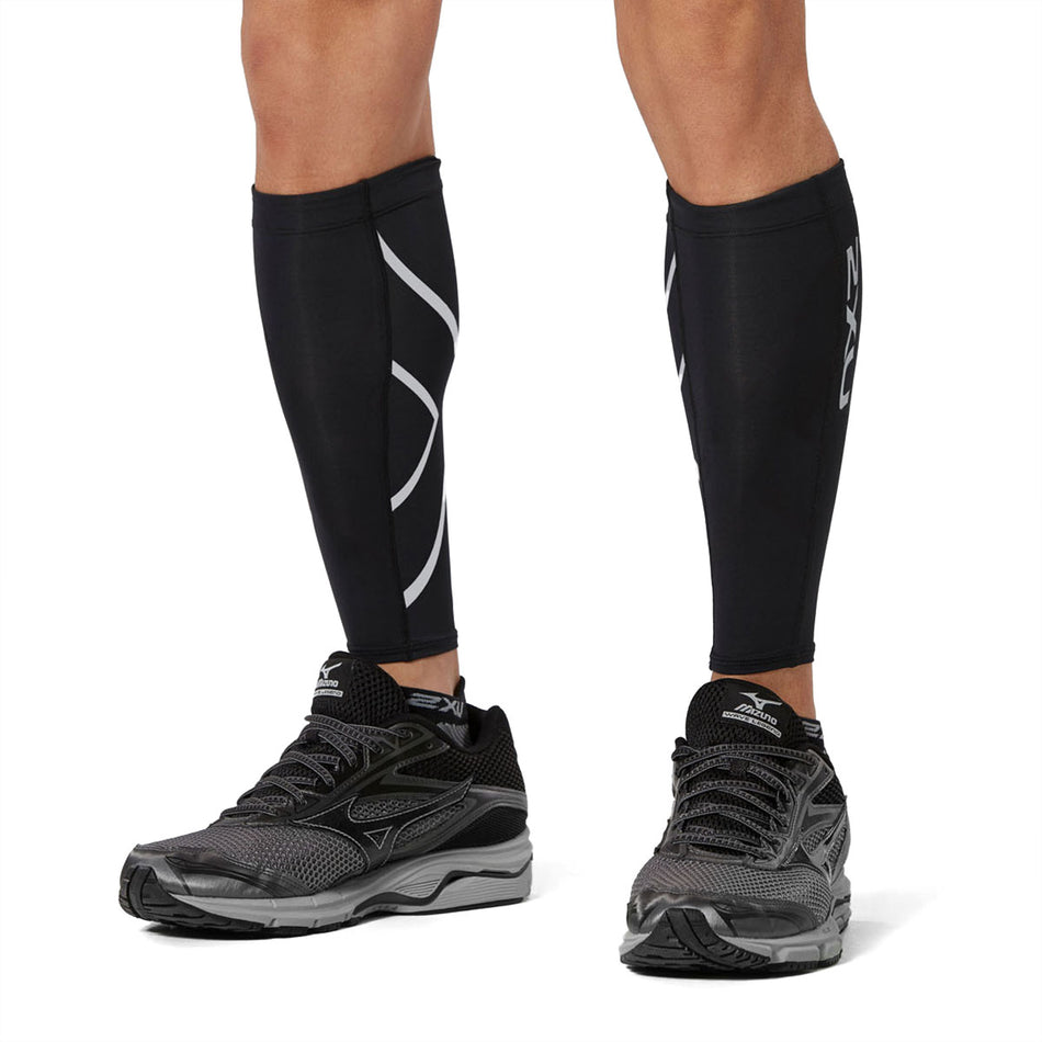 2XU - Compression Arm Guard Wadenschützer - black/black - 2X-UA1987B-BLK/BLK-XXS - Sportbrands24