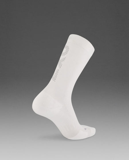 2XU - Vectr Reflective Crew Socks Sportsocke - white/silver reflective - 2X-UA7355E-WHT/SRF-S - Sportbrands24