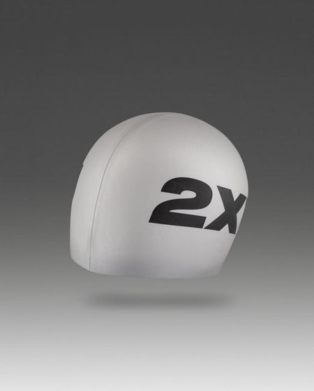 2XU - Unisex Silicone Swim Cap Schwimmmütze - silver/silver - 2X-US1355F-SIL/SIL-OSFA - Sportbrands24