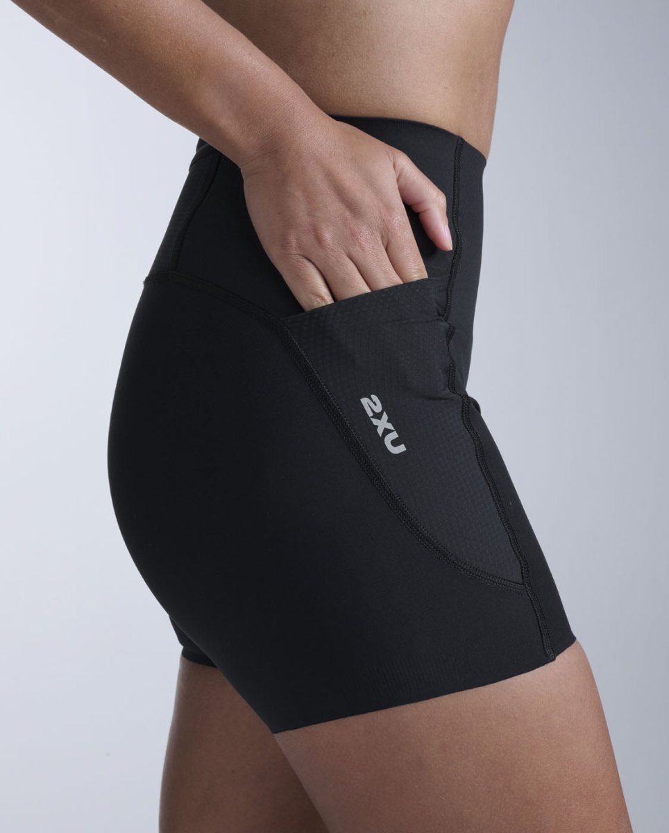 2XU - Aero Mesh Hi - Rise 4 Inch Shorts Laufhose Damen - black/silver reflective - 2X-WA7509B-BLK/SRF-XXS - Sportbrands24