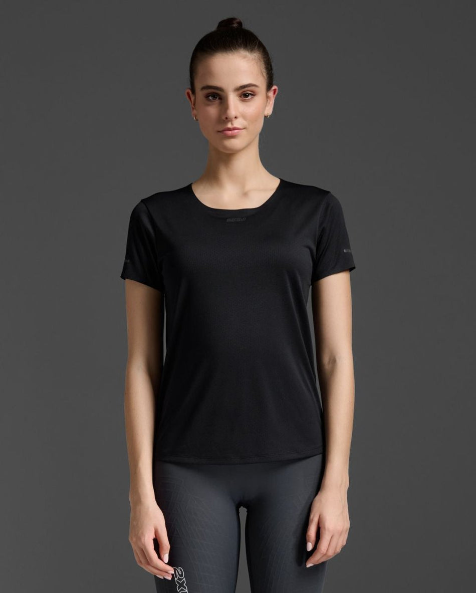 2XU - Light Speed Tech Tee Funktionsshirt Damen - black/black reflective - 2X-WR7152A-BLK/BRF-XS - Sportbrands24
