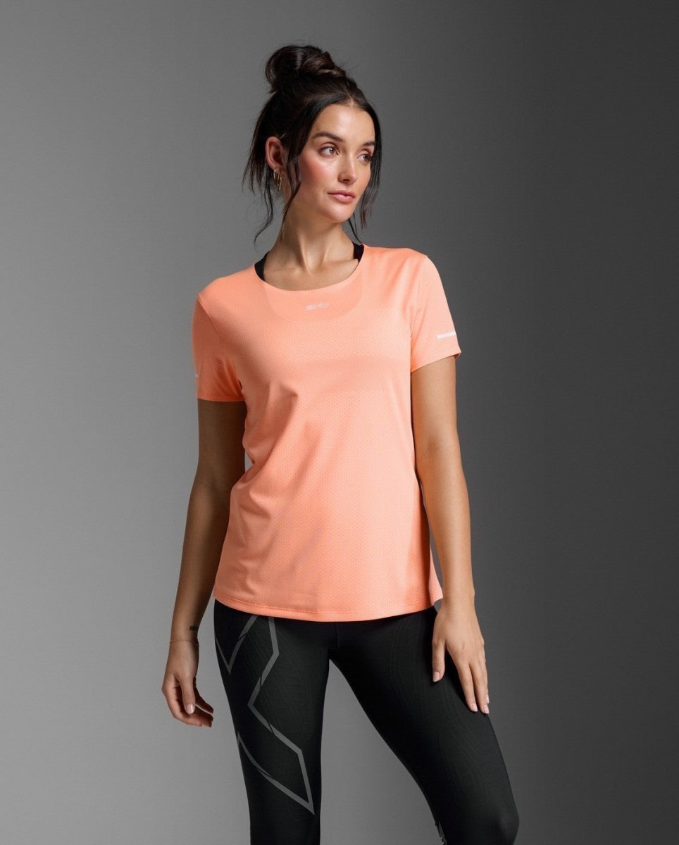 2XU - Light Speed Tech Tee Laufshirt Damen - digital peach/white reflective - 2X-WR7152A-DGP/WRF-M - Sportbrands24