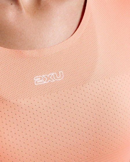 2XU - Light Speed Tech Tee Laufshirt Damen - digital peach/white reflective - 2X-WR7152A-DGP/WRF-XXS - Sportbrands24