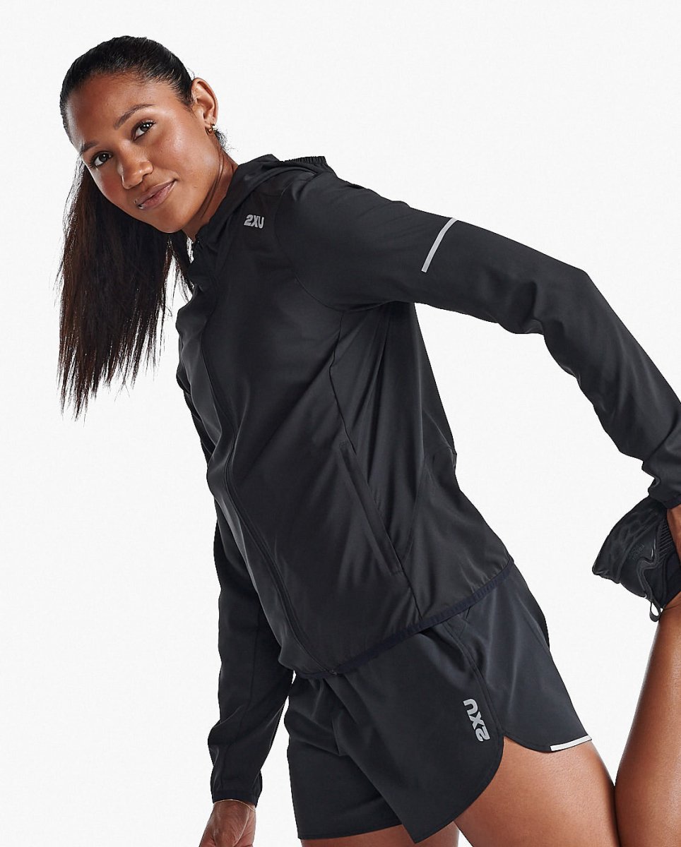2XU - Aero Jacket Windjacke Damen - black/silver reflective - 2X-WR7205A-BLK/SRF-XXS - Sportbrands24