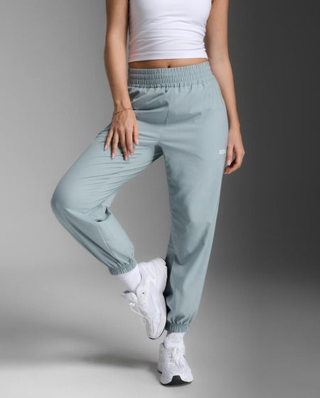2XU - Aero Hi - Rise Woven Jogger Jogginghose Damen - smoke blue/white reflective - 2X - WR7206B - SMB/WRF - S - Sportbrands24