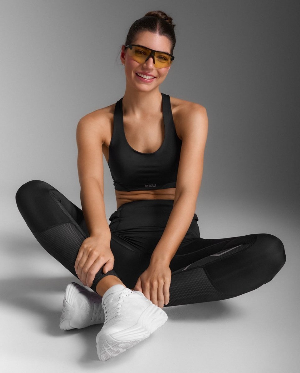 2XU - Aero Mesh Medium Impact Bra Sport - BH Damen - black/silver reflective - 2X-WR7348A-BLK/SRF-XXS - Sportbrands24