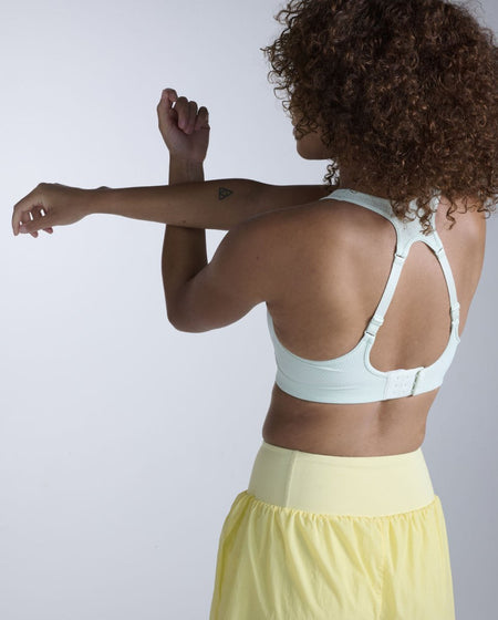 2XU - Aero Mesh Medium Impact Bra Sport - BH Damen - mint dust/mint reflective - 2X-WR7348A-MND/MDR-XXS - Sportbrands24